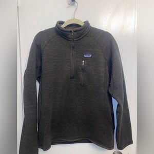 Like new, worn once! Men’s Medium Brown Patagonia Quarter-zip!